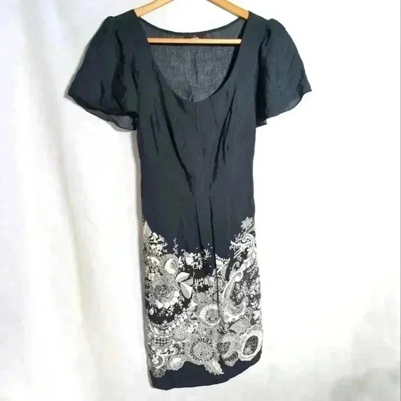 E. Ladies Black with white abstract floral pattern at the bottom sz 18 Romania - Picture 1 of 4